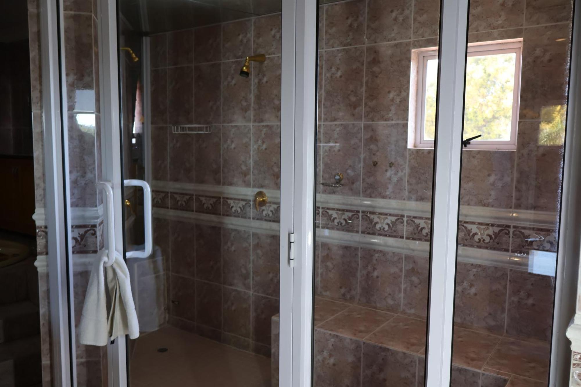 בוקסבורג Airport Gardens Boutique Hotel מראה חיצוני תמונה