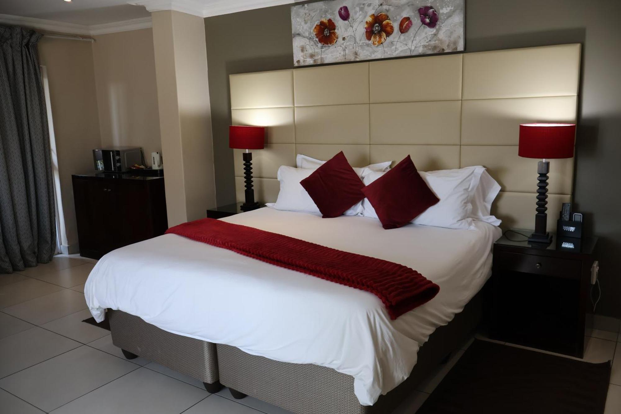 בוקסבורג Airport Gardens Boutique Hotel מראה חיצוני תמונה