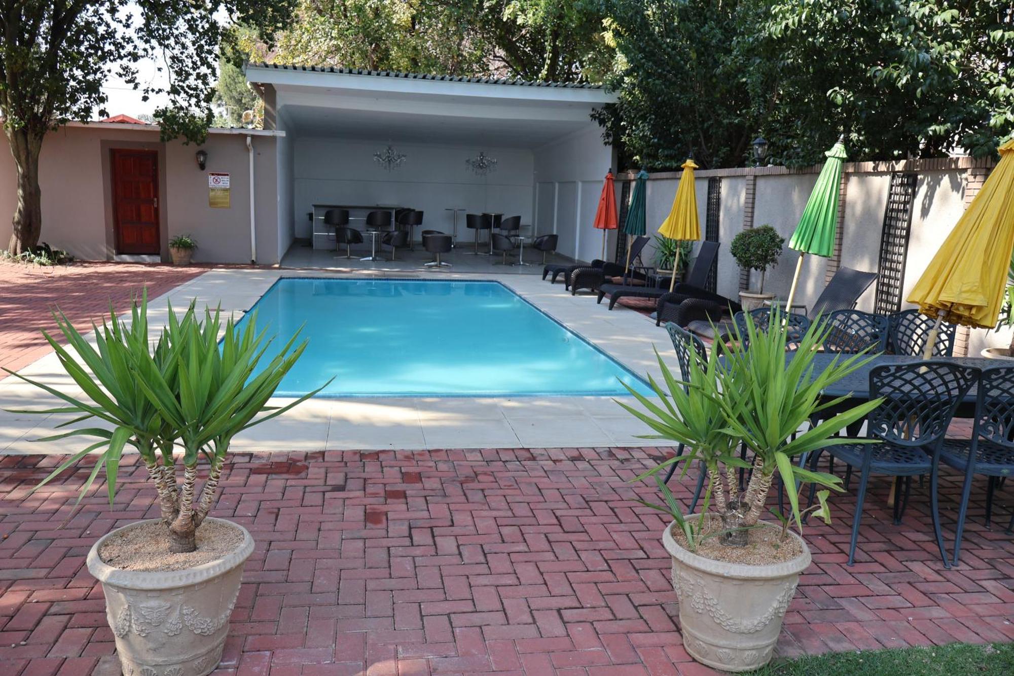 בוקסבורג Airport Gardens Boutique Hotel מראה חיצוני תמונה