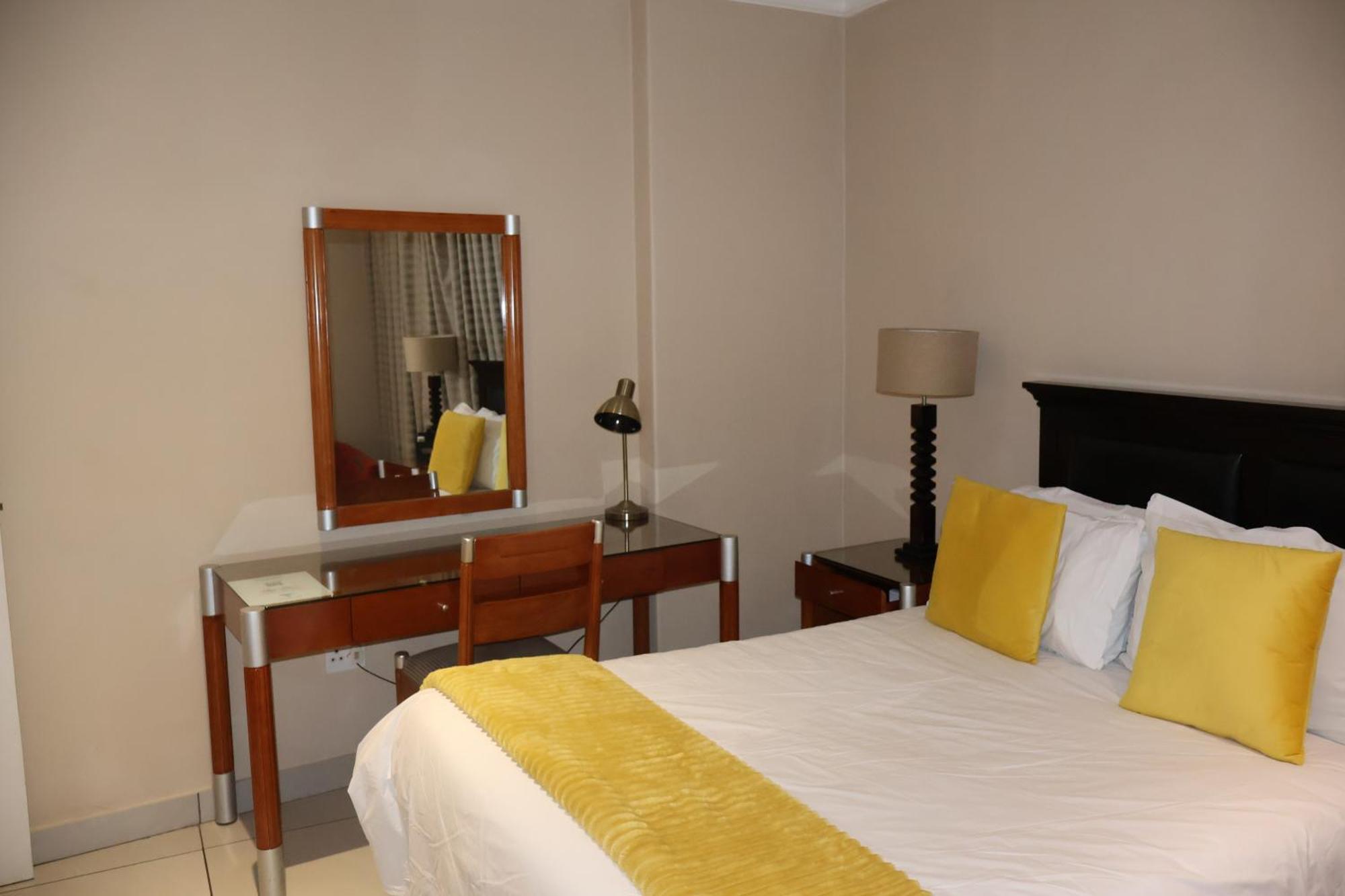 בוקסבורג Airport Gardens Boutique Hotel מראה חיצוני תמונה