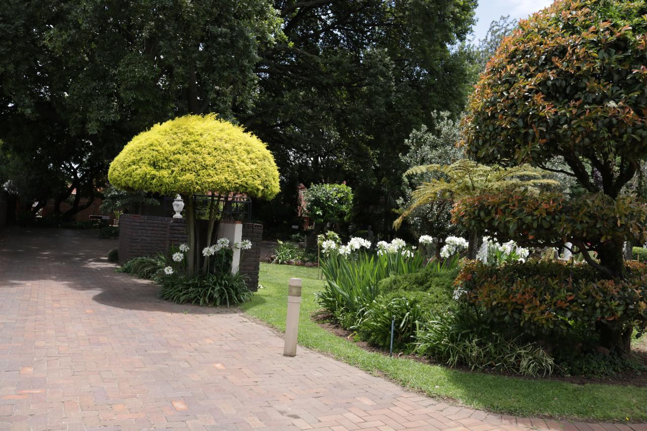 בוקסבורג Airport Gardens Boutique Hotel מראה חיצוני תמונה