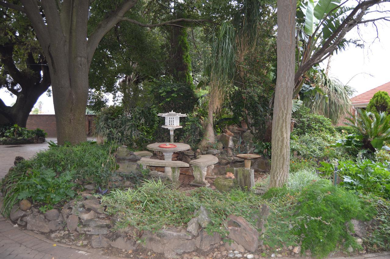 בוקסבורג Airport Gardens Boutique Hotel מראה חיצוני תמונה