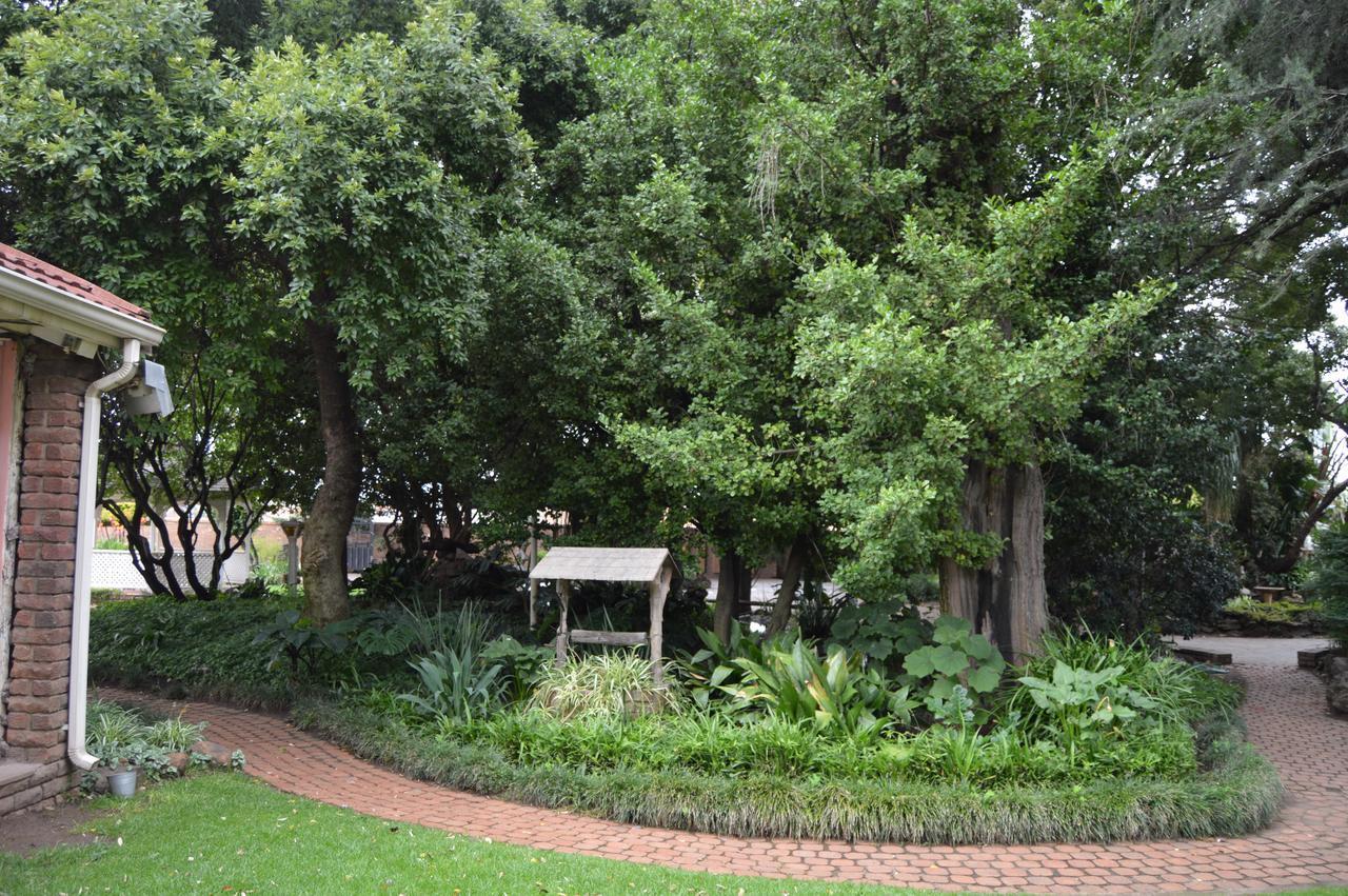 בוקסבורג Airport Gardens Boutique Hotel מראה חיצוני תמונה