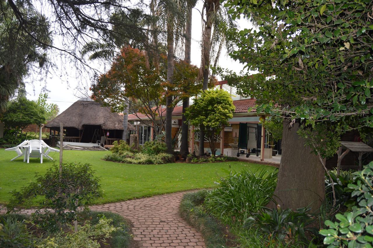בוקסבורג Airport Gardens Boutique Hotel מראה חיצוני תמונה