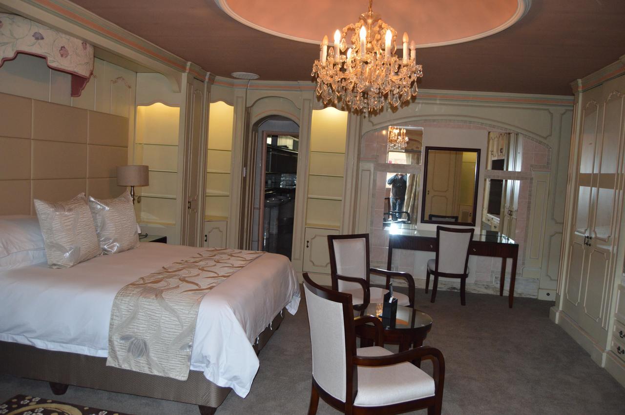 בוקסבורג Airport Gardens Boutique Hotel מראה חיצוני תמונה