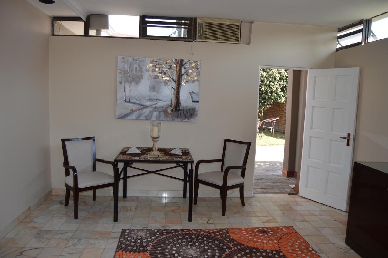 בוקסבורג Airport Gardens Boutique Hotel מראה חיצוני תמונה