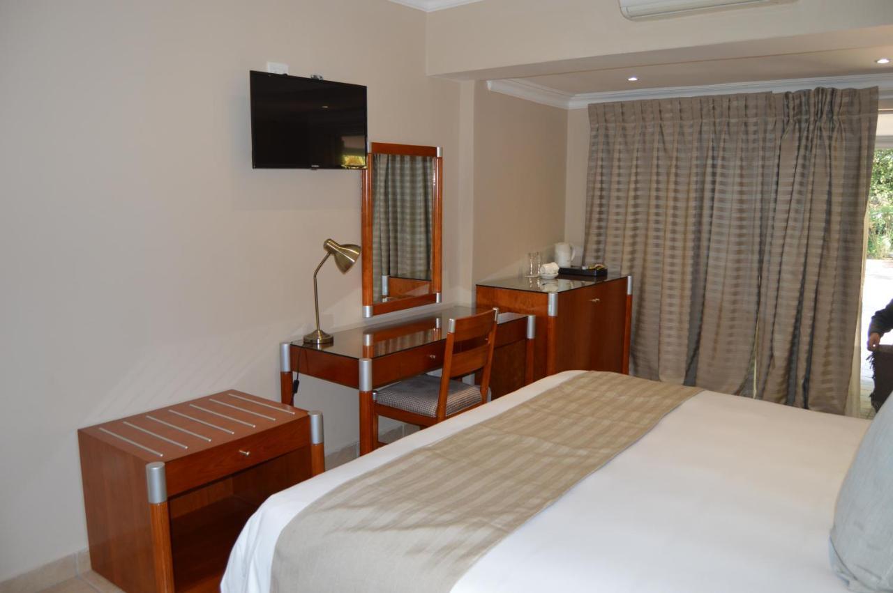 בוקסבורג Airport Gardens Boutique Hotel מראה חיצוני תמונה