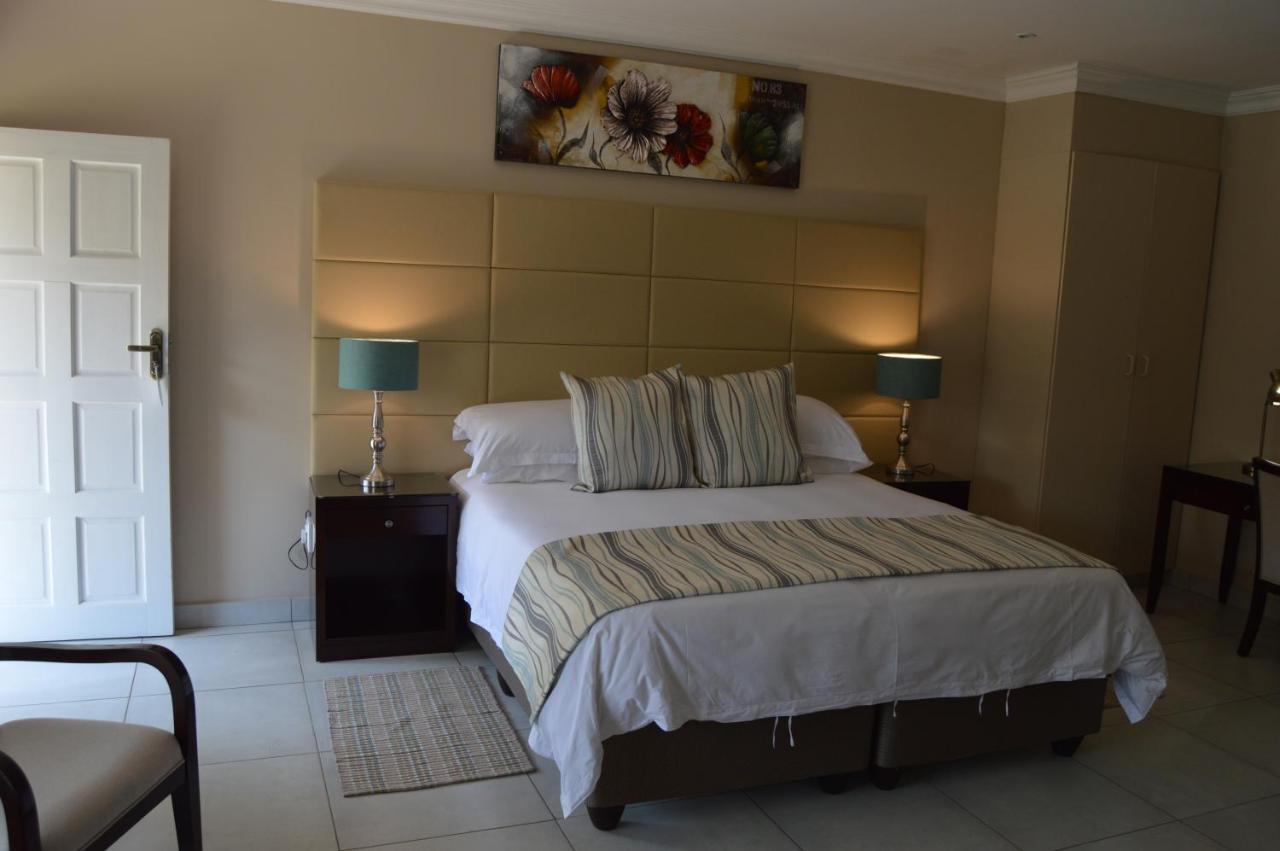 בוקסבורג Airport Gardens Boutique Hotel מראה חיצוני תמונה