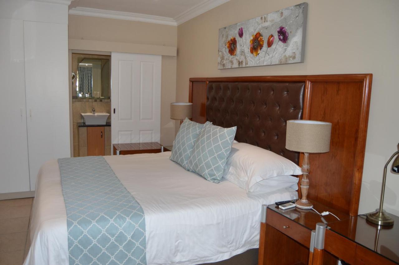 בוקסבורג Airport Gardens Boutique Hotel מראה חיצוני תמונה