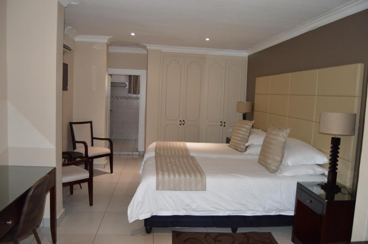 בוקסבורג Airport Gardens Boutique Hotel מראה חיצוני תמונה