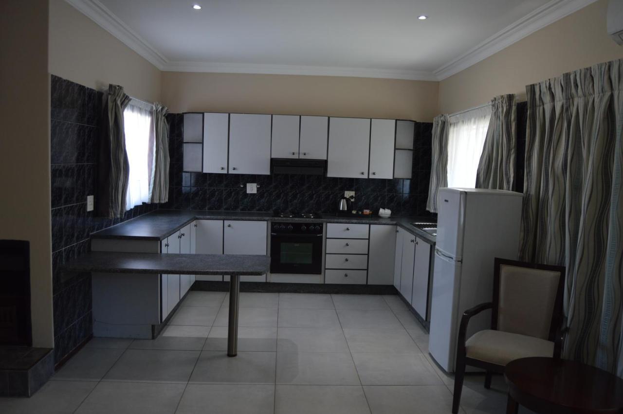 בוקסבורג Airport Gardens Boutique Hotel מראה חיצוני תמונה