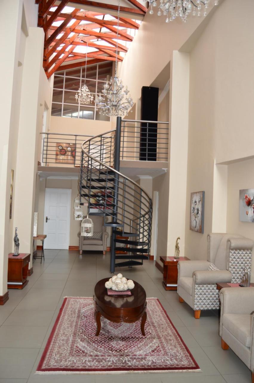 בוקסבורג Airport Gardens Boutique Hotel מראה חיצוני תמונה